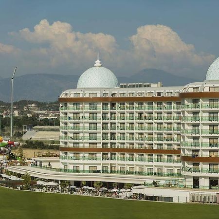 Dream World Aqua Hotel Side Exterior photo